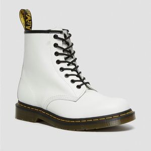 Dr. Martens Smooth Leather 1460 Boots